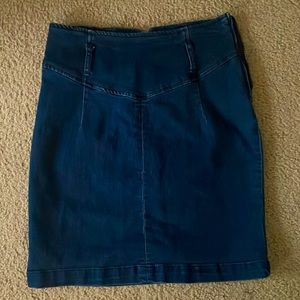 Denim skirt.